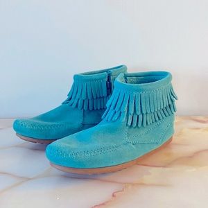 Big Girls Minnetonka Double Fringe Side Zip Booties Size 2 Turquoise